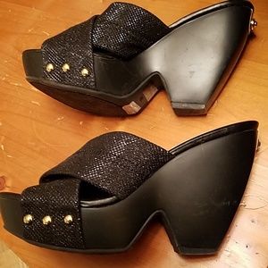 Guess Vonnie black platform sandals